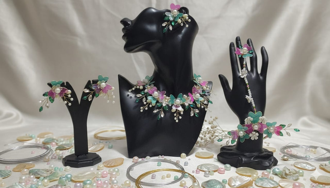 Rani-Green Symphnoy Set (1 Necklace, 2 Ring Bracelet, 1 Pair of Earrings, 1 Maang Tikka)