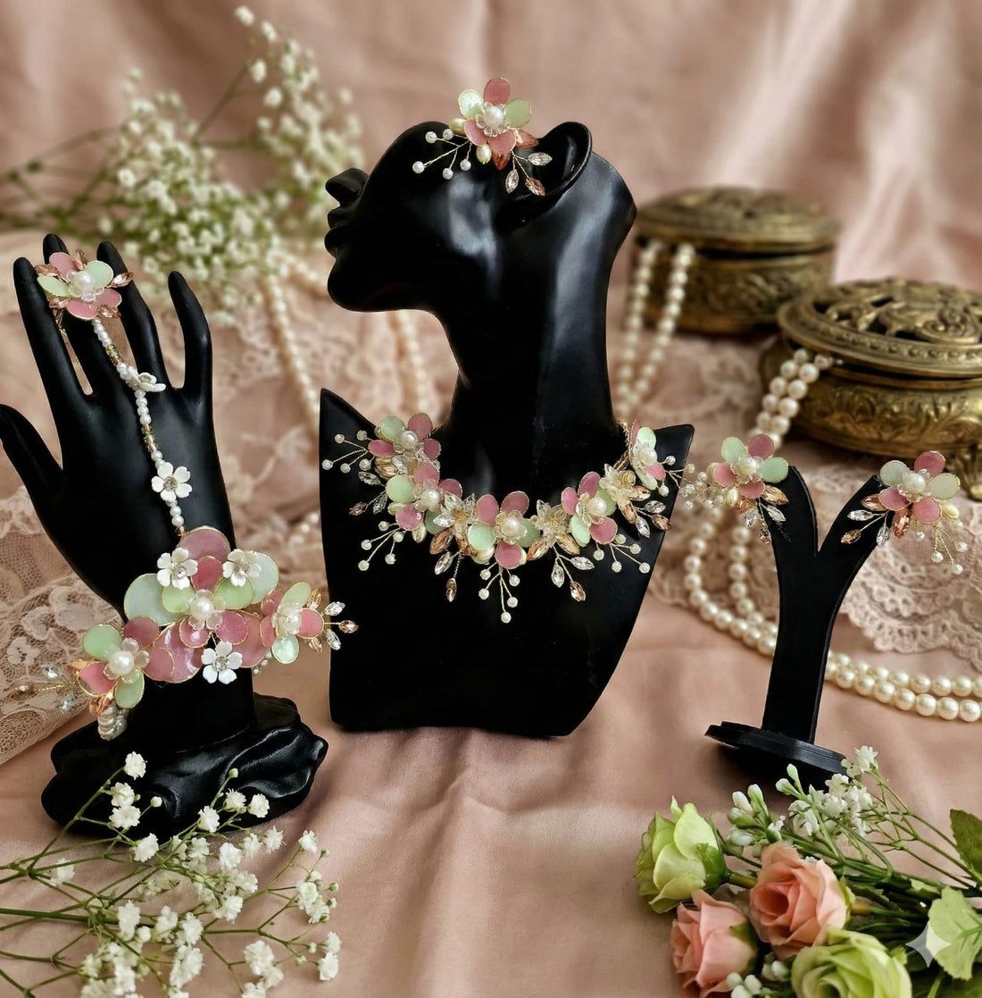 Pista-Majanta Tilak Petals Set (1 Necklace, 2 Ring Bracelet, 1 Pair of Earrings, 1 Maang Tikka)