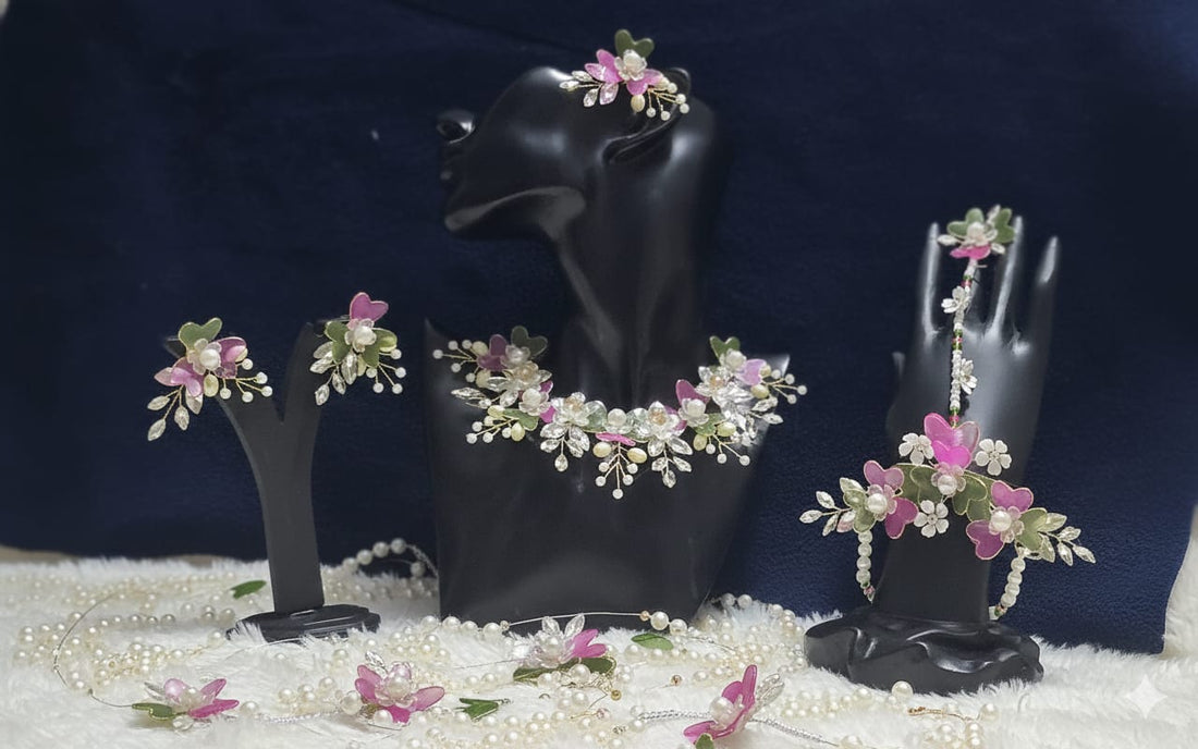 Rani-Mehndi Symphnoy Set (1 Necklace, 2 Ring Bracelet, 1 Pair of Earrings, 1 Maang Tikka)